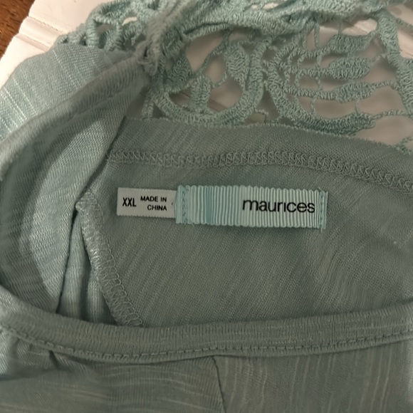 Maurice-beautiful green top green top with lace back. - Picture 3 of 3